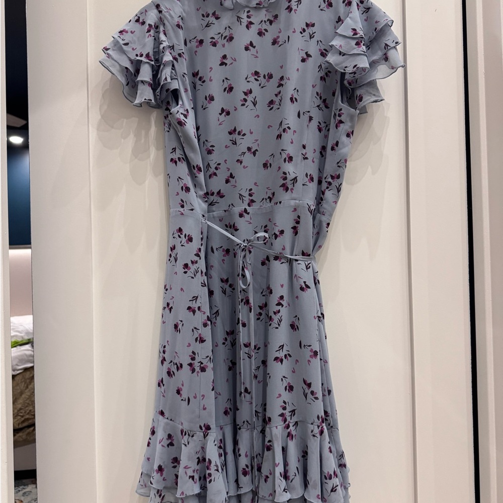 Blue wrap dress with purple flowers - Picture 2 of 3